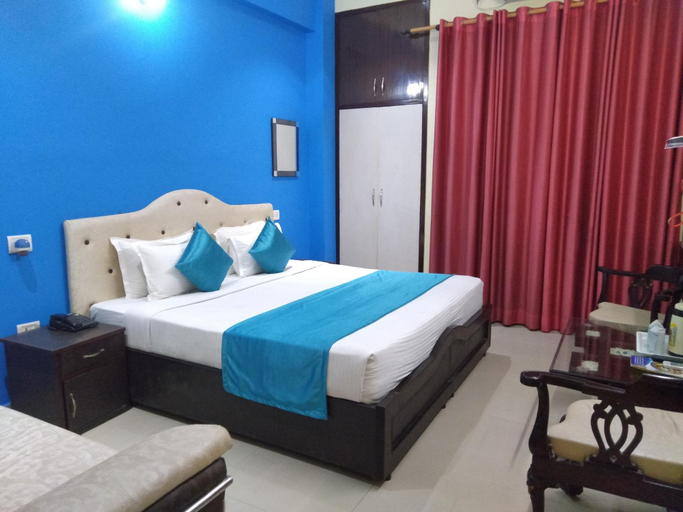 Bedroom 3, Hotel Paras Plaza, Garhwal