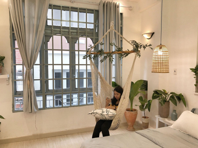 Public Area 2, Zenstay, District 1