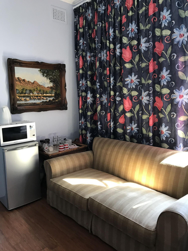 Public Area 2, Edens Guest House, eThekwini