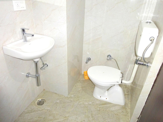 Bathroom 4, Hotel Gopi Vallabh, Rajsamand