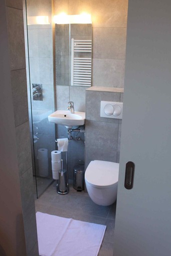 Bathroom 4, Brekkugerdi Guesthouse, Biskupstungnahreppur