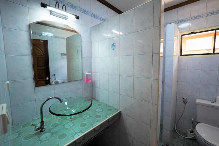 Bathroom 4, Stella Resort, K. Sam Roi Yot