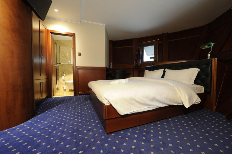 Bedroom 3, Hotel Senigallia, Skopje