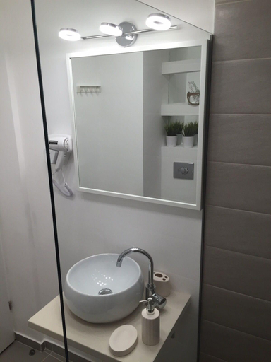 Bathroom 4, Metropole Apartments Royal Ateneum, Municipiul Bucuresti