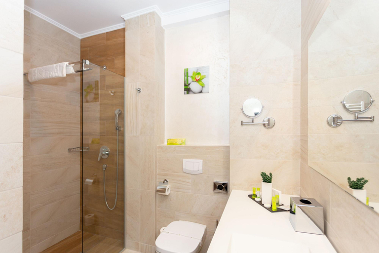 Bathroom 4, Hotel Manor, Navodari