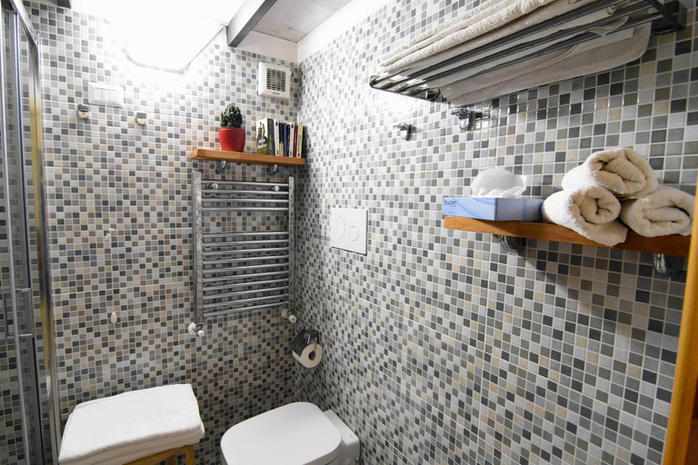 Bathroom 5, Ninarella Napoli, Napoli