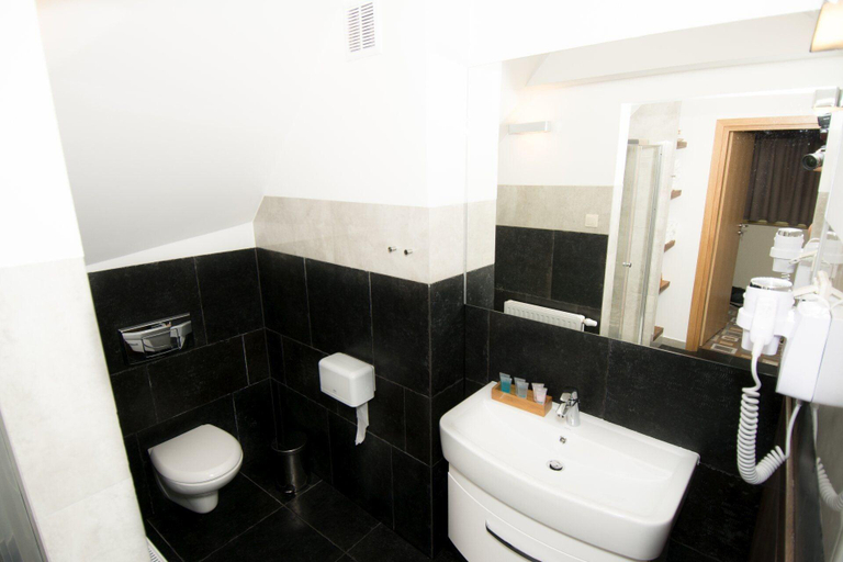 Bathroom 4, Provincja Wine Bar & Rooms, Olsztyn City