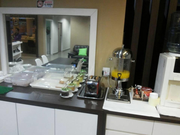 Food & Drinks 5, Radiant Hotel, Manjung