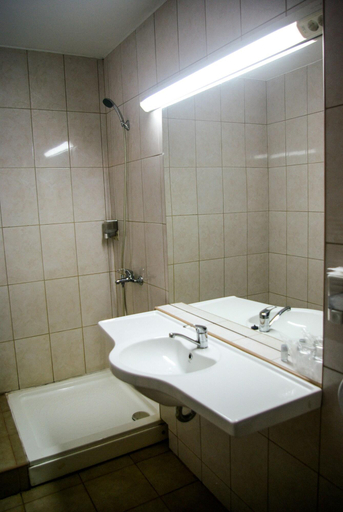 Bathroom 4, Hotel Hanul Fullton, Cluj-napoca