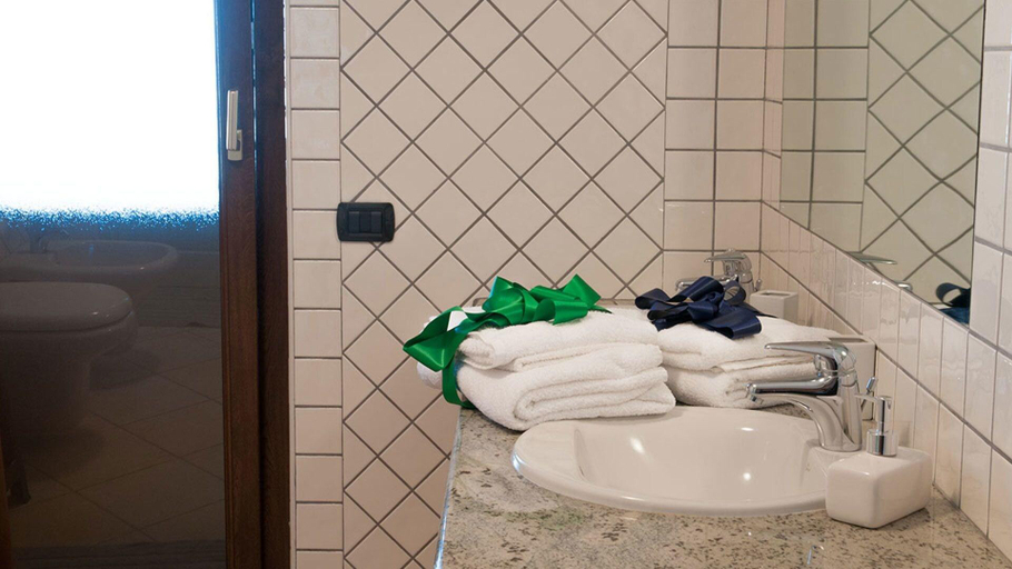 Bathroom 4, B&B Le Fresie, Nuoro