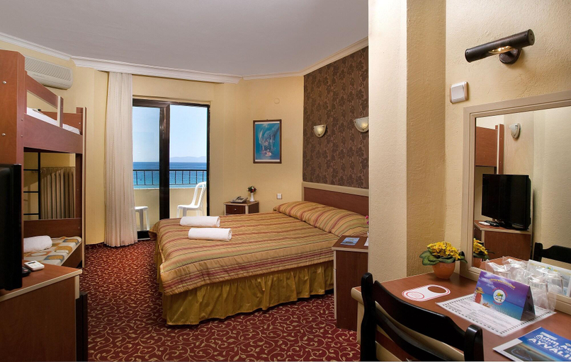 Bedroom 4, Hotel Palmera Resort, Ayvalık
