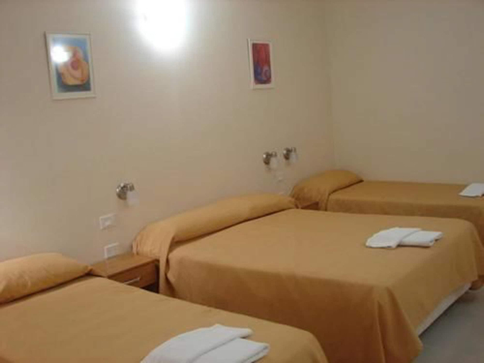 Bedroom 3, Cheltum Hotel, Rawson