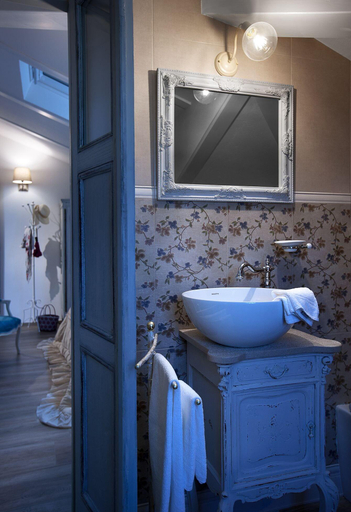 Bathroom 4, Roncaglia Suite, Cuneo