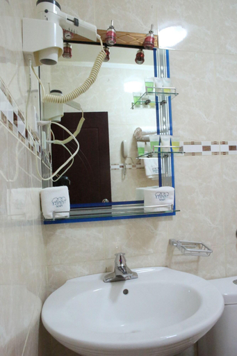 Bathroom 4, Trinity Hotel, Addis Abeba