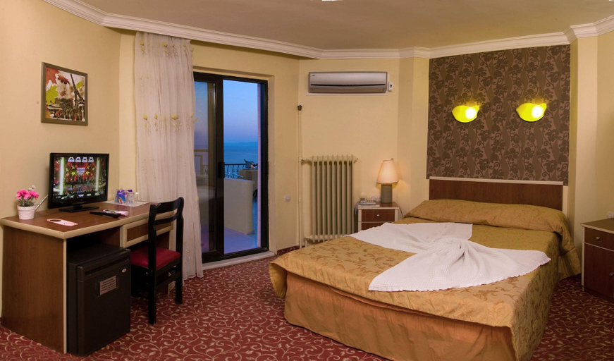 Bedroom 3, Hotel Palmera Resort, Ayvalık