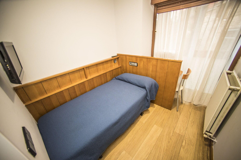 Bedroom 2, Hostal Caballeros, Soria