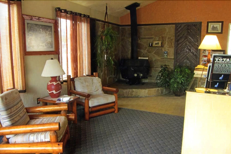 Public Area 2, Color Country Motel, Garfield