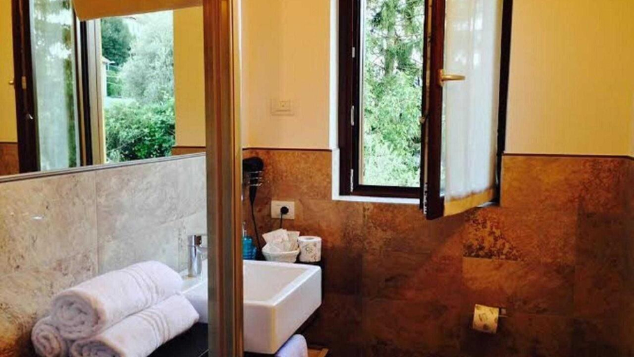 Bathroom 5, Charming Bellagio Boutique Hotel, Como