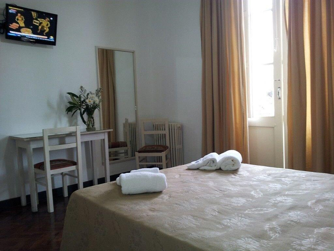 Bedroom 4, Hotel Plaza, Capital