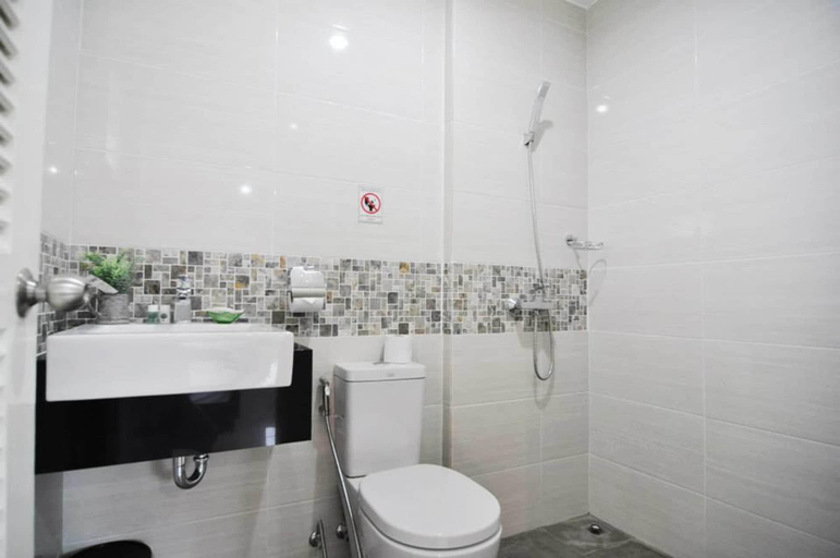 Bathroom 4, Khao Rang Place, Phuket Island