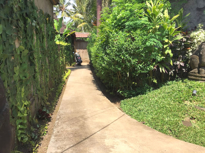 Others 5, Mahesa House, Gianyar