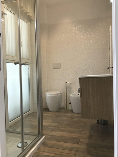 Bathroom 5, SunWine Bed & Breakfast, Taranto
