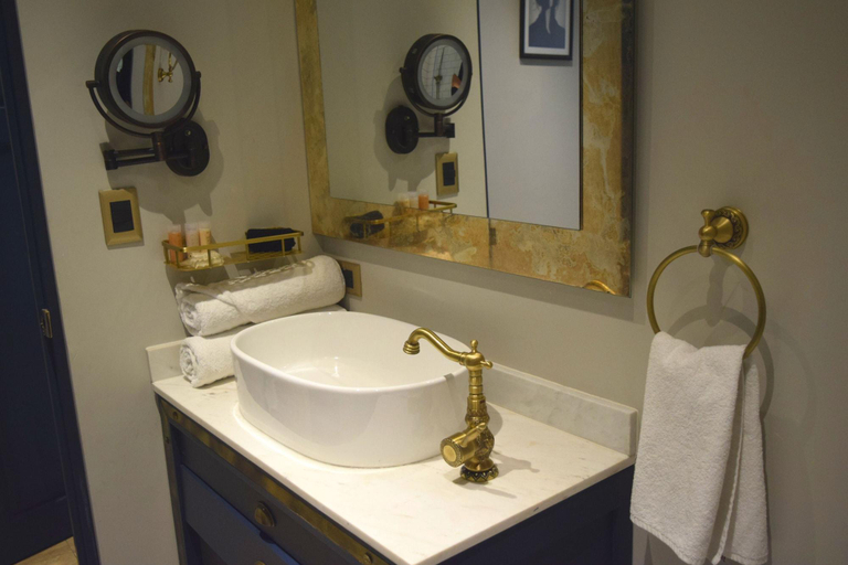 Bathroom 4, Hotel Origen, Allende