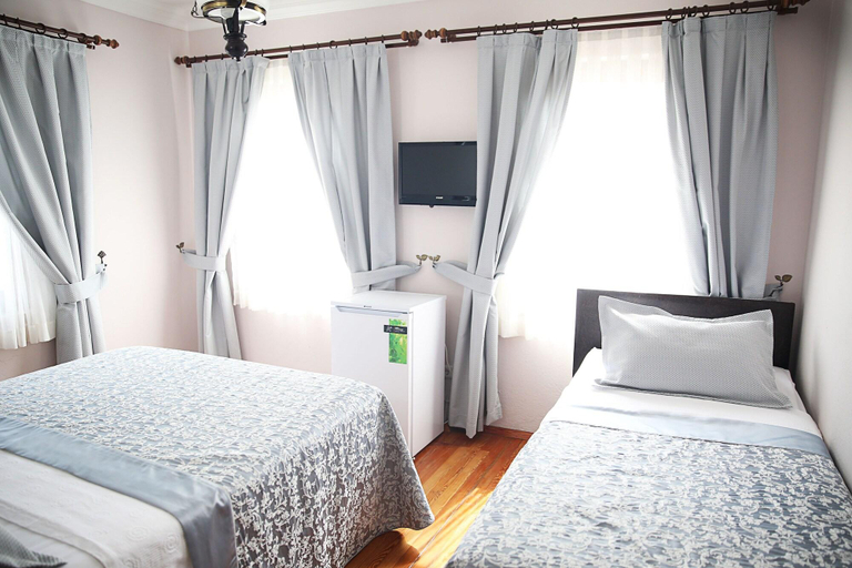 Bedroom 3, Ebruli Hotel, Bozcaada