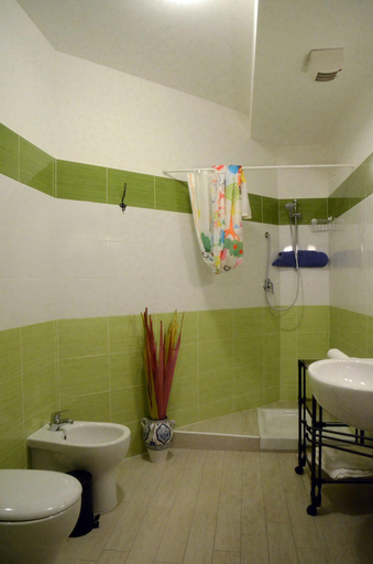 Bathroom 3, B&B Pontemare, Ancona