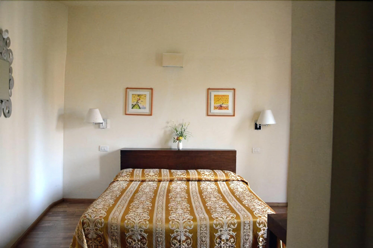 Public Area, Toscani da Sempre, Florence