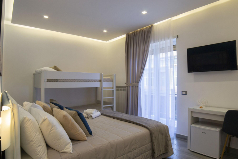 Bedroom 4, B&B Maremy - 4 Elementi, Napoli