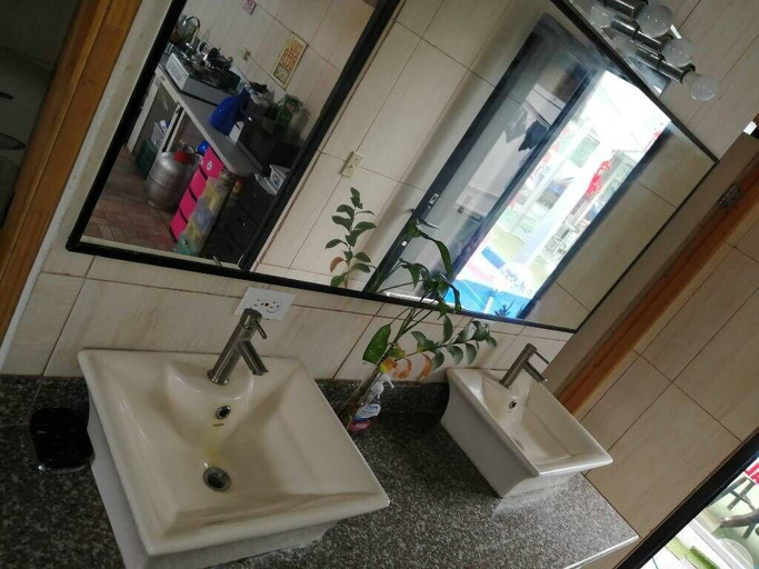 Bathroom, Cabañas Colindas, Panamá