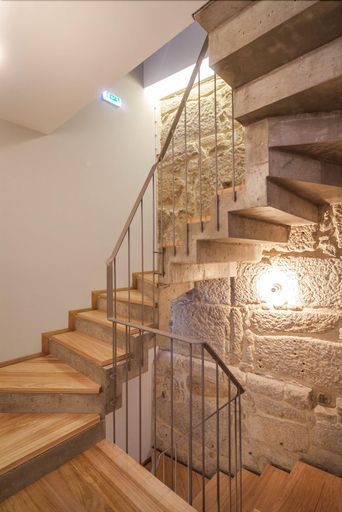 Public Area 4, 1872 River House by Olivia, Porto
