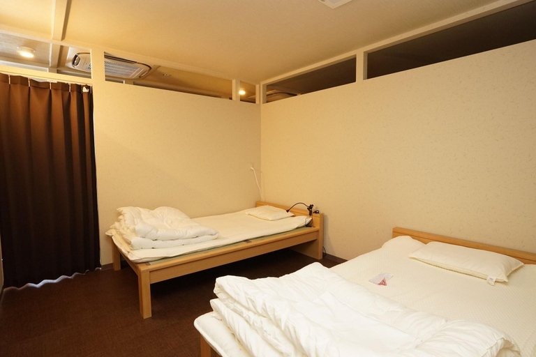 Bedroom 4, Guest House Ouka - Hostel, Takayama
