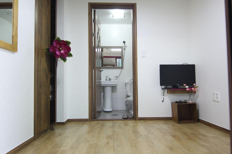 Public Area 3, Eunhaengro 86.2, Jeonju