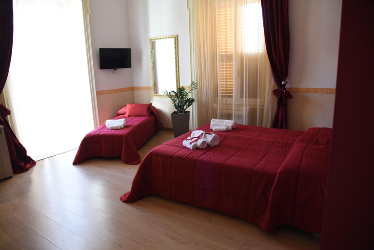 Bedroom 5, B&B The Queens, Foggia