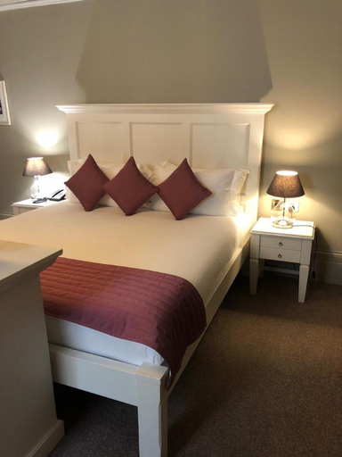Bedroom 2, Vanbrugh House Hotel, Oxfordshire