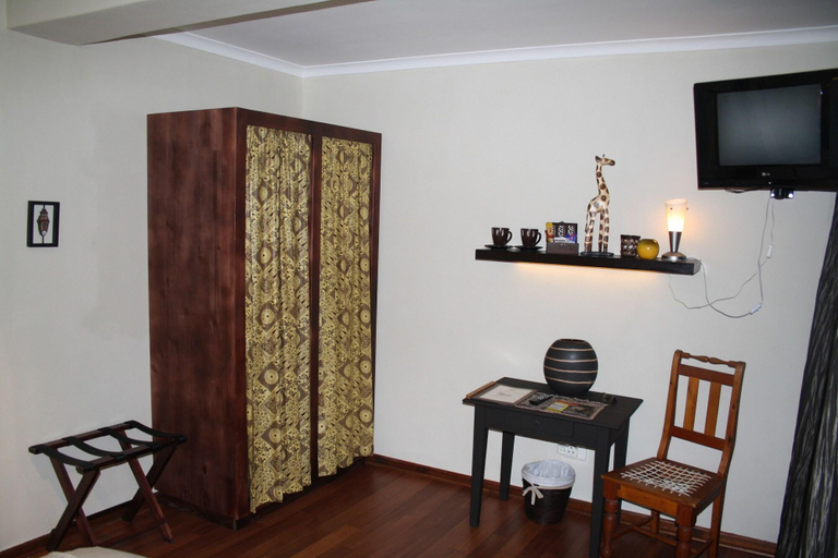 Public Area 5, Khashamongo B&B, City of Cape Town