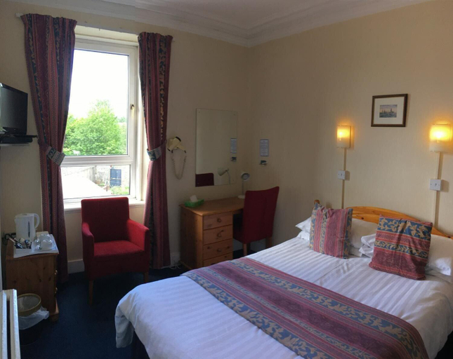 Bedroom 2, Arkaig Guest House, Aberdeen