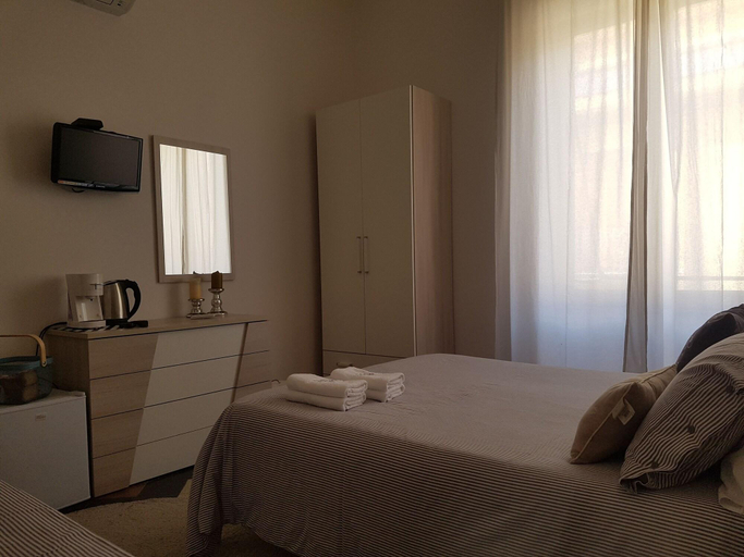 Bedroom 2, Lavilletta B&B, Salerno