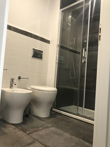 Bathroom 5, B&B BaRock, Syracuse