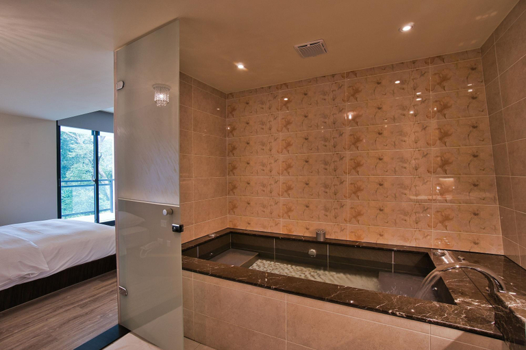 Bathroom, Taihe, Nantou