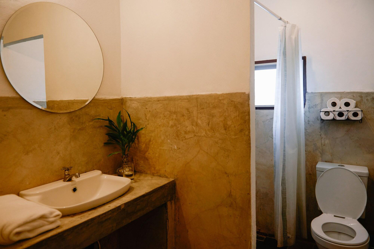 Bathroom 4, Nanan House Hostel, Muang Chiang Mai