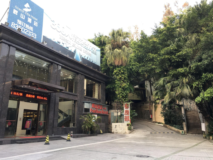 Exterior & Views