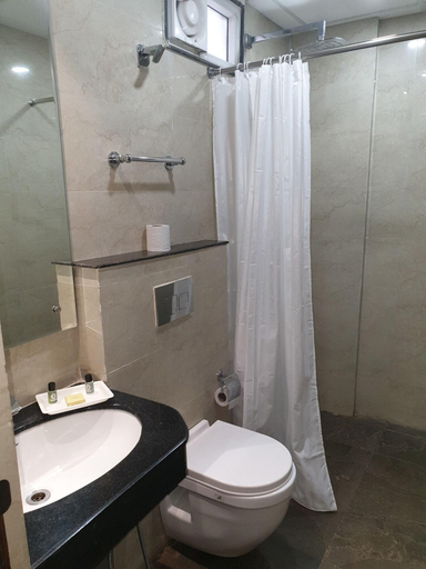 Bathroom 5, JB Skyhilton Inn, Lucknow
