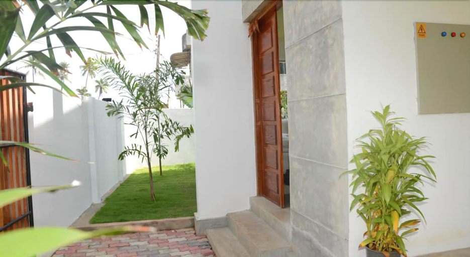 Public Area, Hotel Tobiko, Trincomalee Town and Gravets