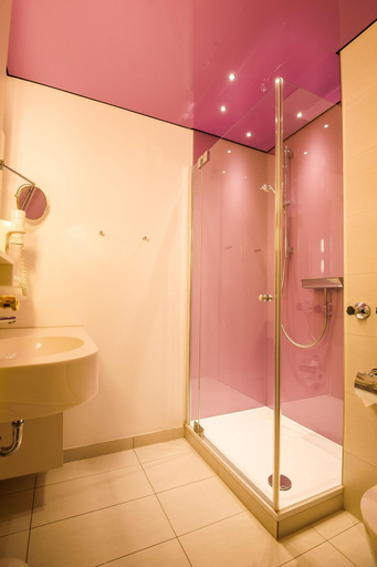 Bathroom 5, Hotel An Der Linah, Stade