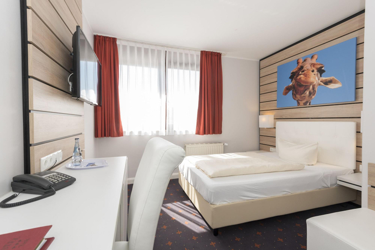Bedroom 3, Hotel Tiek, Emsland