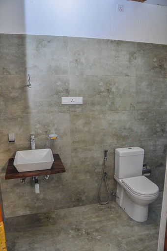 Bathroom 4, Amuththa Resort, N. Palatha East