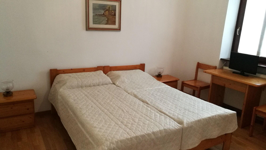 Bedroom 2, Le Cicogne, Trento